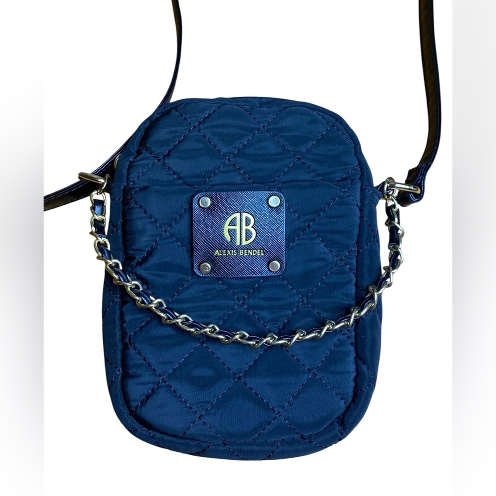 Alexis Bendel Womens Small Lightweight Nylon Crossbody Everyday Handbag